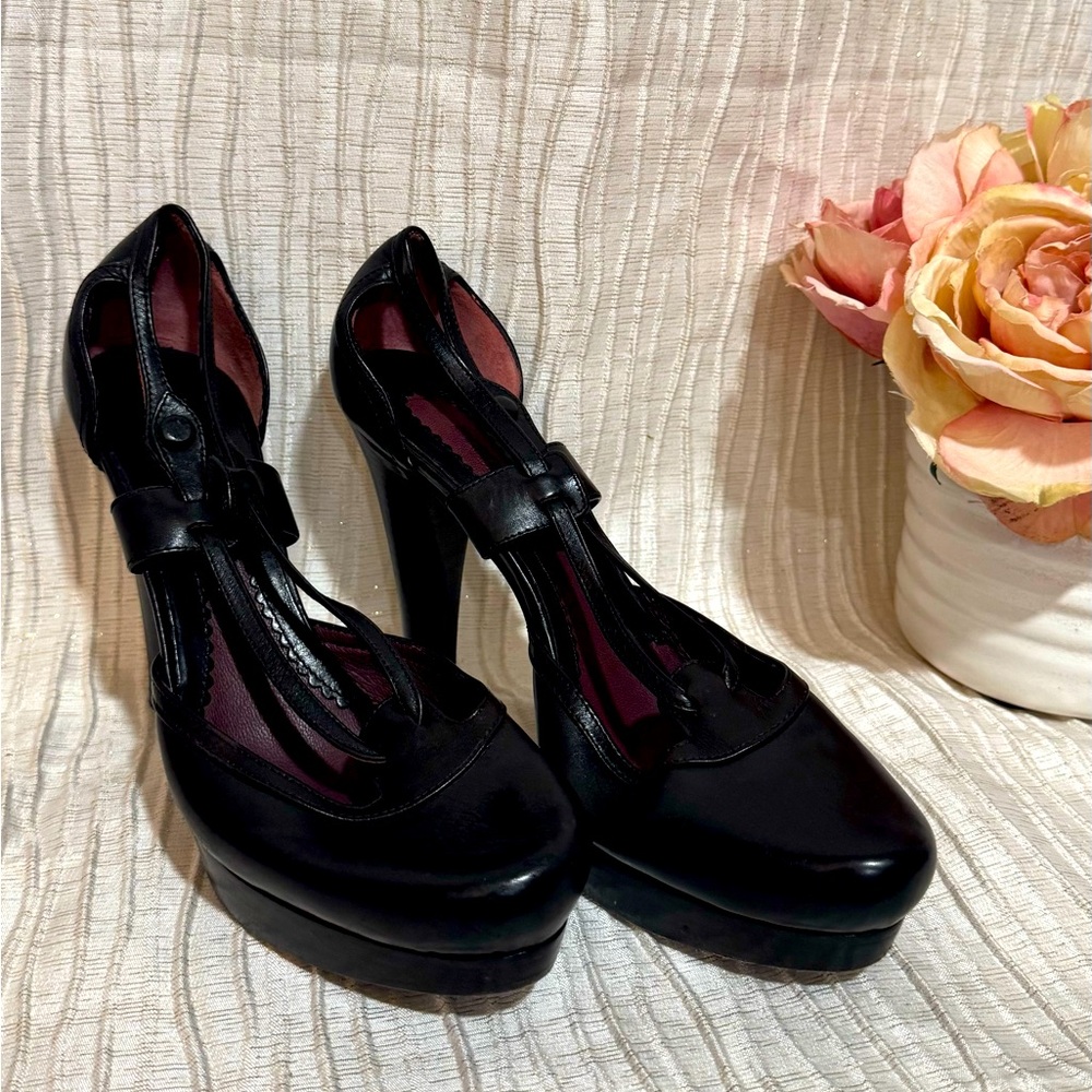 Pretty women sandals